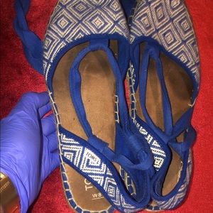 Toms sandals